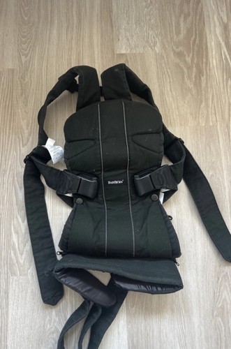 Baby bjorn carrier - baby, in