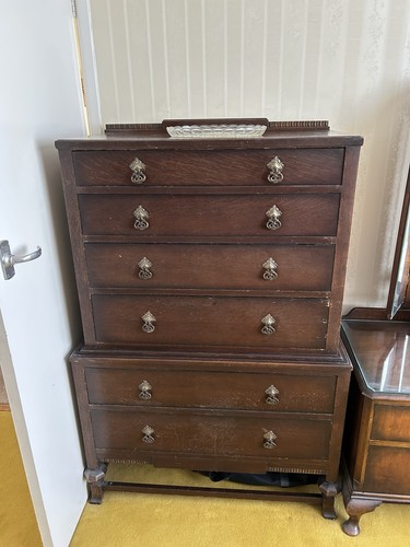 Stunning antique chest - stunning,