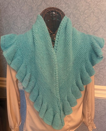 Handknitted ruffled shawlette - ruffled,