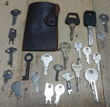 Old Keys Bundle 25x Vintage &