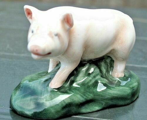 Rare royal doulton piglet - royal,