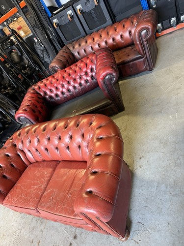 Red chesterfields oxblood - 3x,