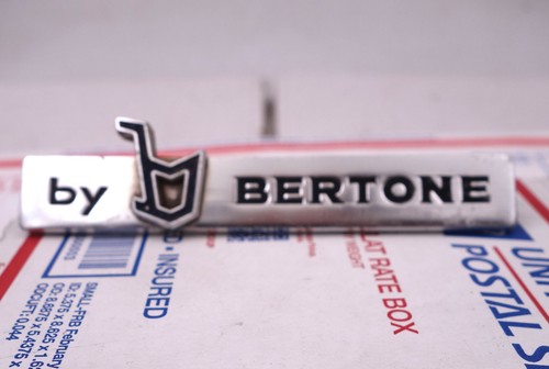Volvo 262 bertone emblem - 262,