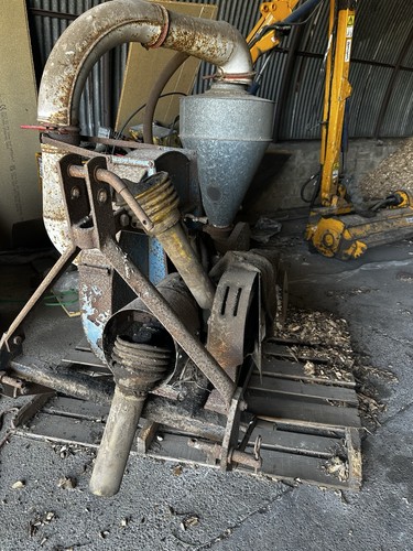 Sucker blower tractor - sucker/blower, pto