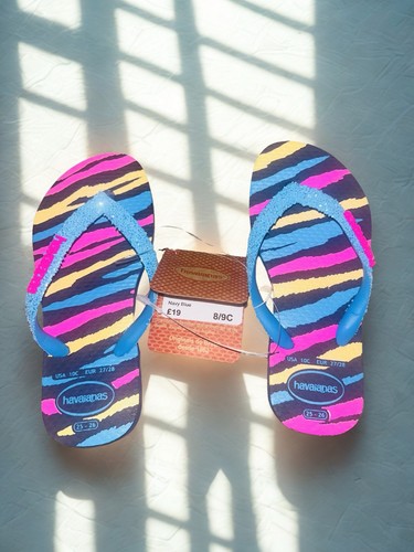 Bnwt girls sparkly flipflops - sparkly,