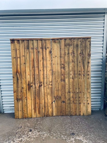 Wooden driveway gates high - driveway,