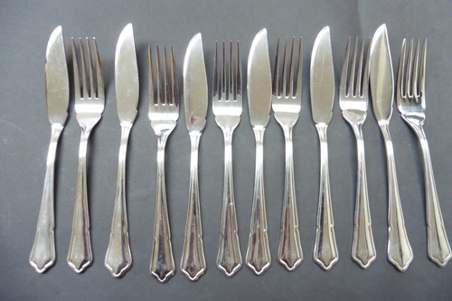 Set oneida stainless - of,