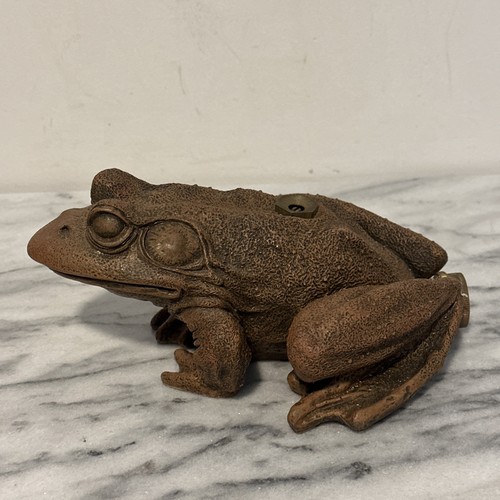 Vintage 1994 frog spitter - vintage,