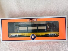 Lionel Trains O Gauge Moe & Joe Lumber Car Item #6-84768 With Figures & Load 