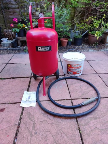 Clarke 32l sand blasting - clarke,