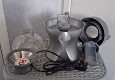 GREY KENWOOD JUICER JE357 -