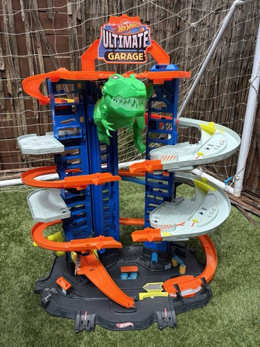 Hot wheels ultimate - hot, garage