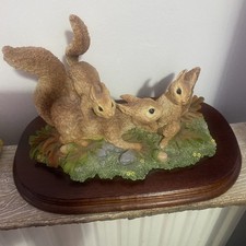 The Leonardo Collection Nature Studies Figurine Family Of Squirrels Playing 24cm