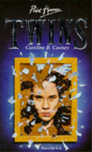 Twins caroline - twins,