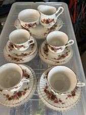 PARAGON “English Rose” 15-piece Bone China Tea Set In Nice Condition
