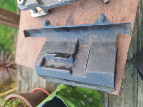 Vfr800fi battery tray lid - lid, pre