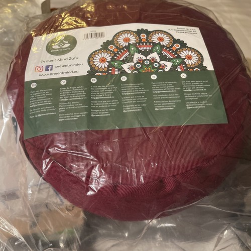 Round meditation burgundy - meditation,