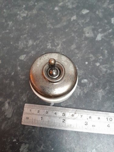 Vintage tucker round - tucker,