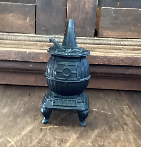 Vintage cast iron mini - cast,