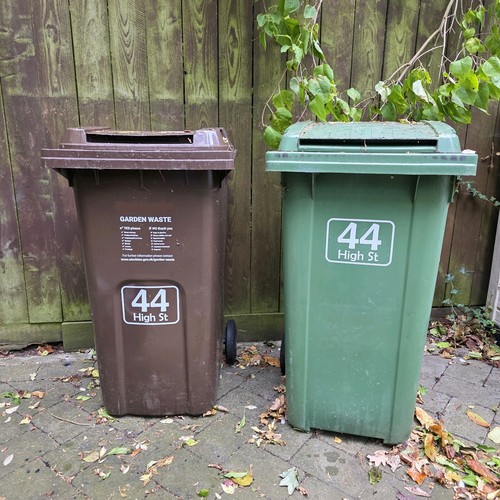 Wheelie bin numbers - x4,