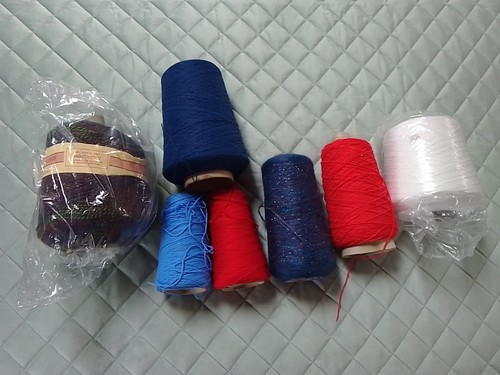 Kitting yarn cones job lot - cones,