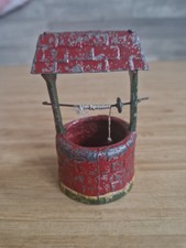 TAYLOR & BARRETT VINTAGE LEAD FARM OR GARDEN WISHING WELL - 1930's