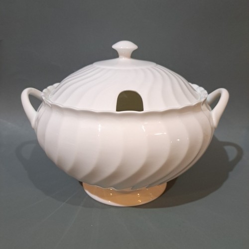 Wedgwood bone china - bone,