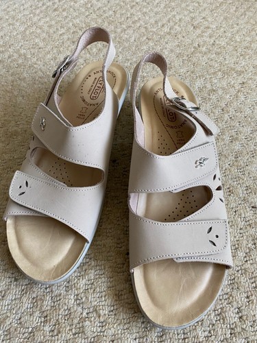 Ladies sandals leather fly - sandals,