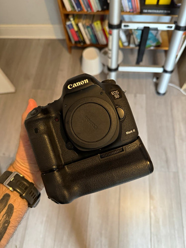 Canon eos mark - eos,