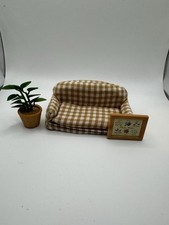 Sylvanian Families Vintage Living Sofa With Plant & Floral Picture