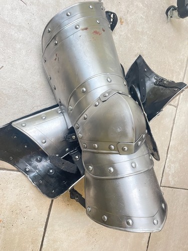 Medieval gothic leg guard - leg,