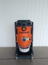 PROFESSIONAL VACUUM CLEANER