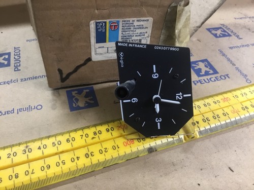 Peugeot 504 time - time, clock
