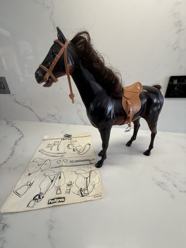 Pedigree sindy horse - pedigree,