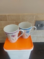 2 Vintage 90s Rayware Mugs