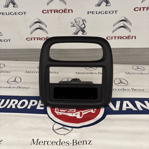Renault trafic dashboard - renault, radio