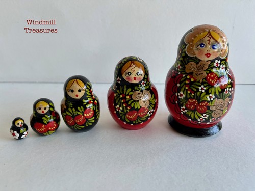 Russian dolls piece - russian, wood