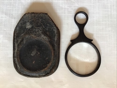 Antique bakelite magnifying - ,