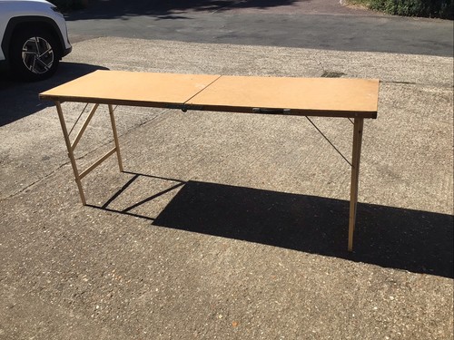 Pine and pressboard folding - pine,
