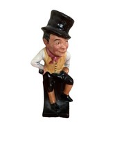 Sam Well, 3:25” Figurine By