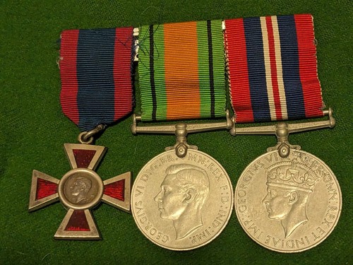 Wwii nursing medal trio - wwii,