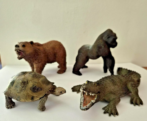 Schleich wild animal grizzly - ,