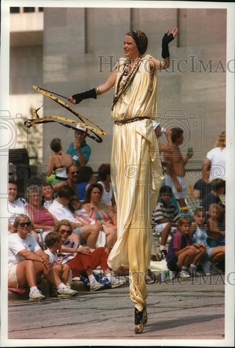 1995 press photo stilt - photo, walker