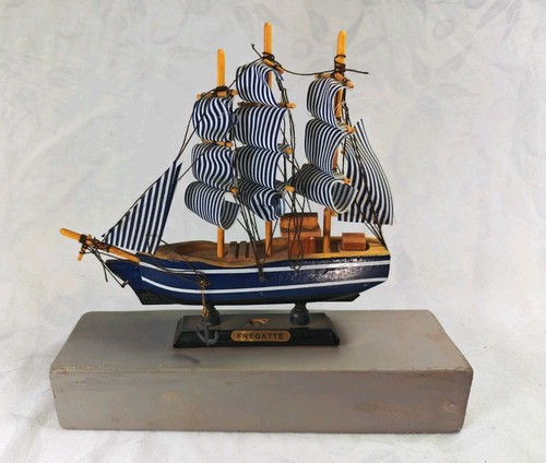 Vintage wooden fregatte - wooden,