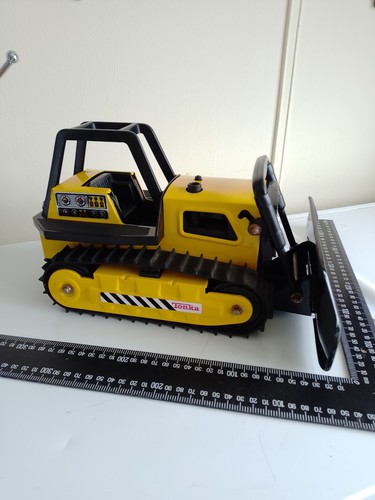 Vintage tonka bull dozer - dozer.,