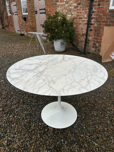 Saarinen table white stem - saarinen,