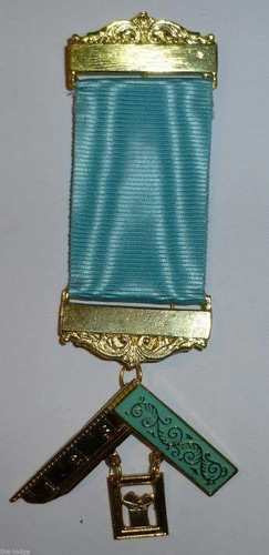 Past master breast jewel - past,