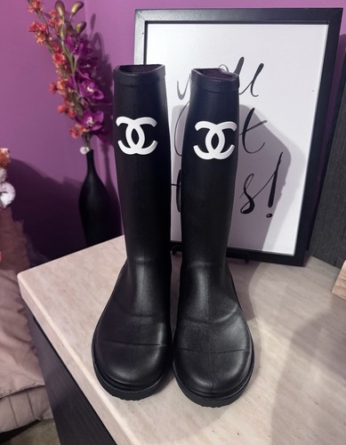 Chanel logo rubber rain - rubber,