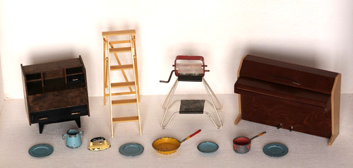 Vintage job lot dolls house - dolls,