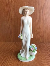 THE REGAL FIGURINE OF